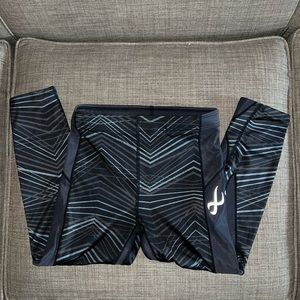 CW-X Stabilityx 3/4 Joint Compression | Size Small | Grey & Black Stripe